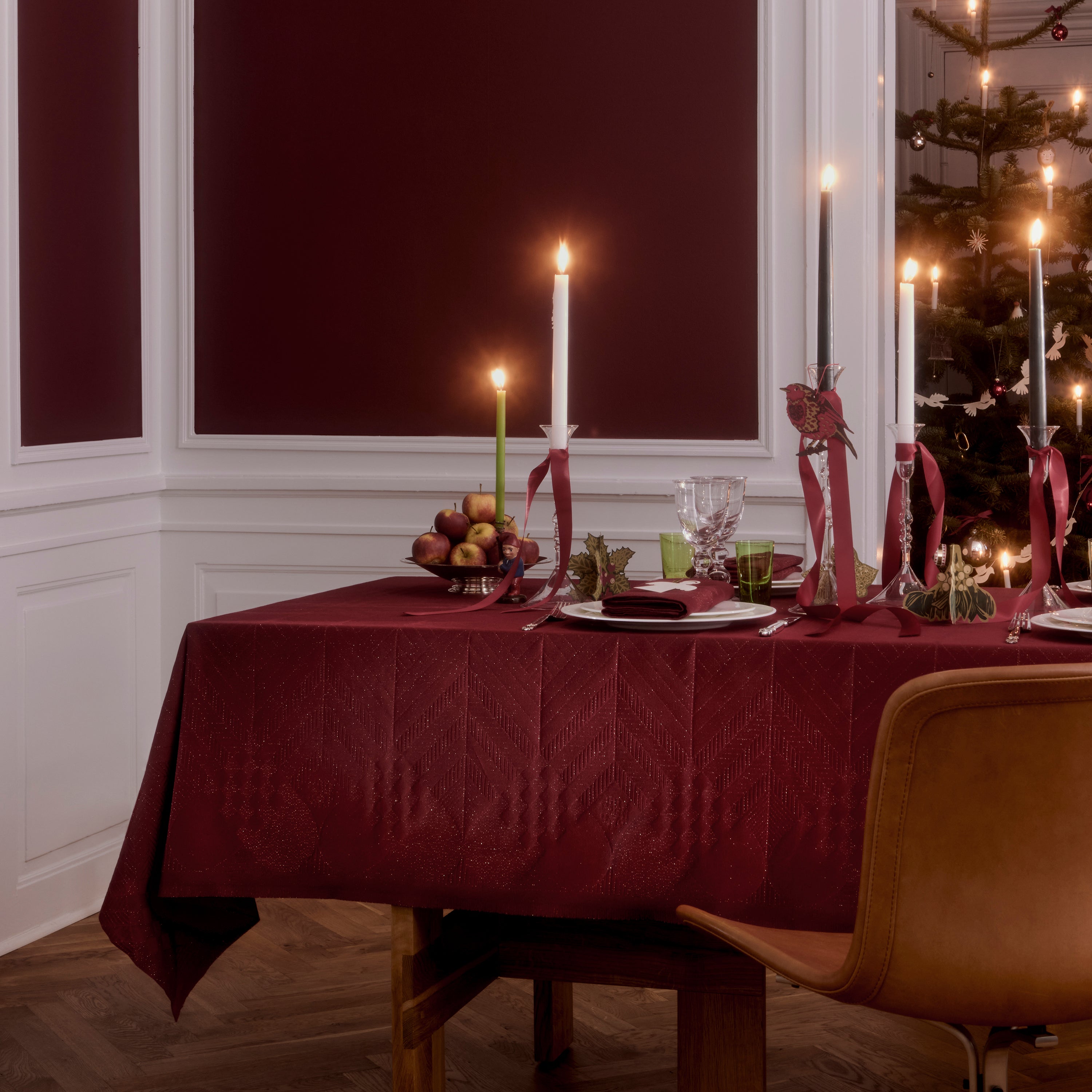 Christmas 50 – Jubilæumsdug i Gold Red fra Georg Jensen Damask